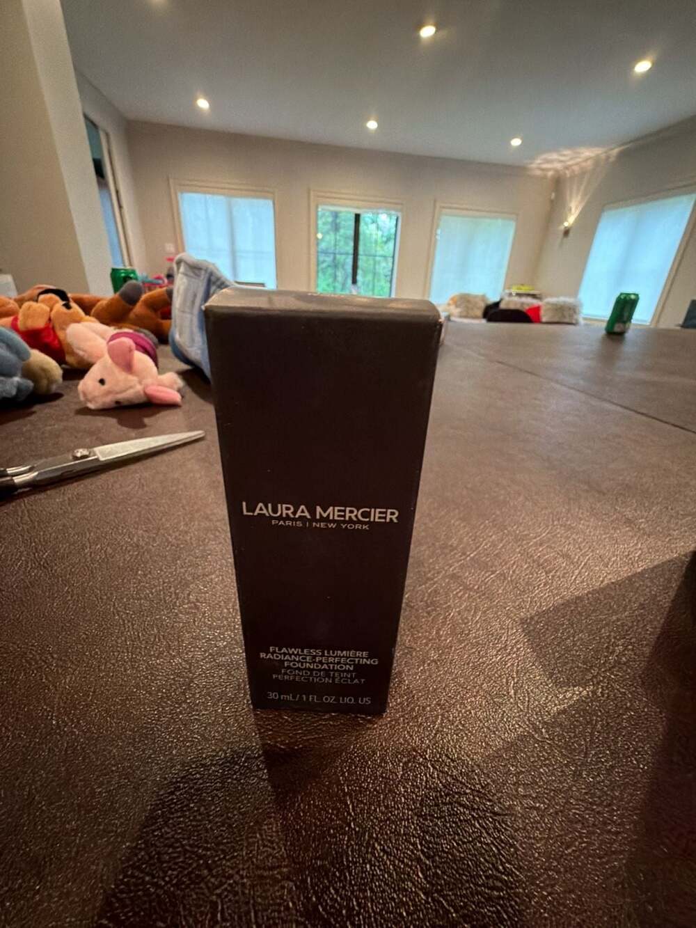 Laura Mercier Flawless Lumiere Radiance-Perfecting Foundation 1W1 Ivory 30mL